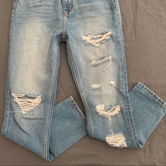 Hidden Ripped Jeans - Picture 2 of 5